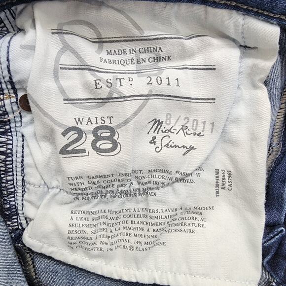 Treasure & Bond Shorts Womens 28 Blue Mid Rise Skinny Cuffed Denim Stretch - Picture 6 of 11